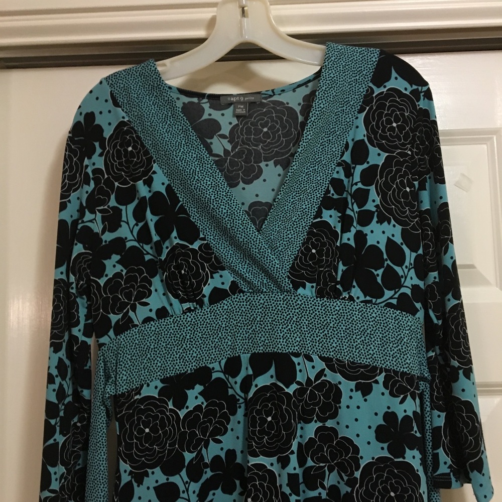 Dress - Picture 3 of 4